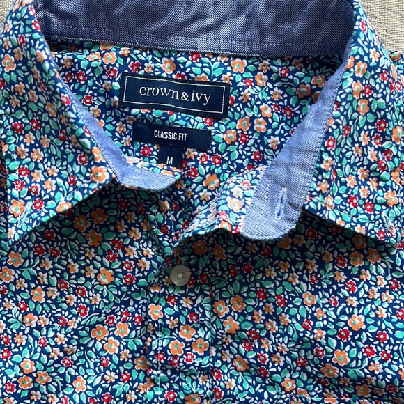 Crown & Ivy floral classic fit short sleeve button down - Picture 1 of 4